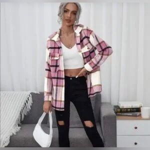 Plaid Soft Fuzzy Pink Oversized Sweater Fall Shacket Size
M/L NWOT
